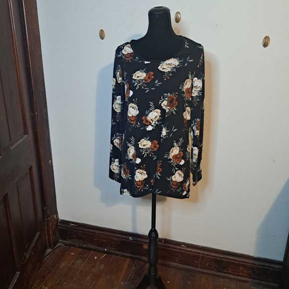Lularoe Black Floral Long Sleeve Rounded Neck Tunic Size LG - Picture 2 of 7